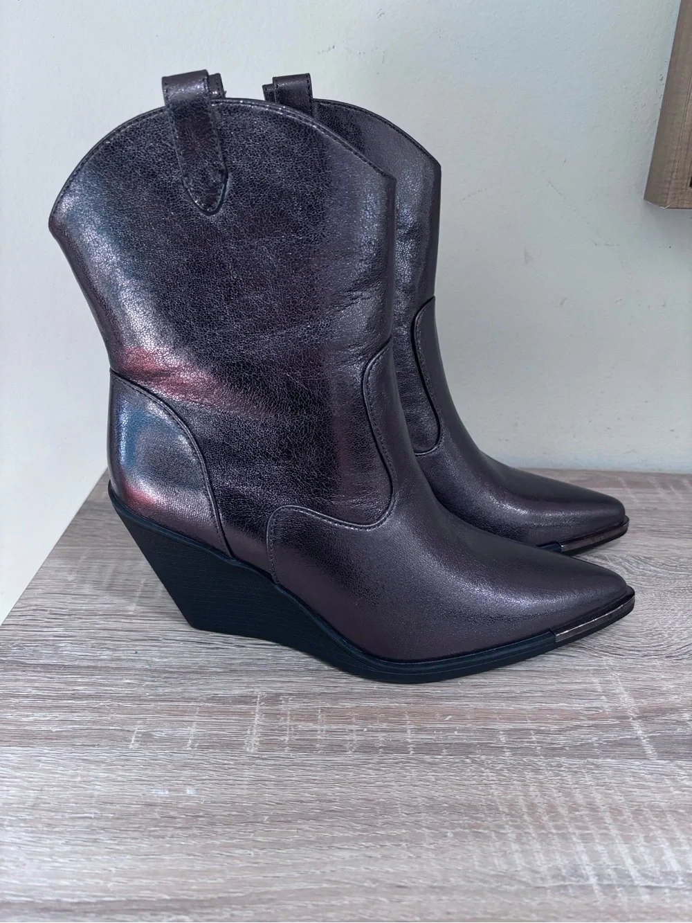 Rampage Metallic Women’s Wedge Ankle Boot size 8 - Onyx